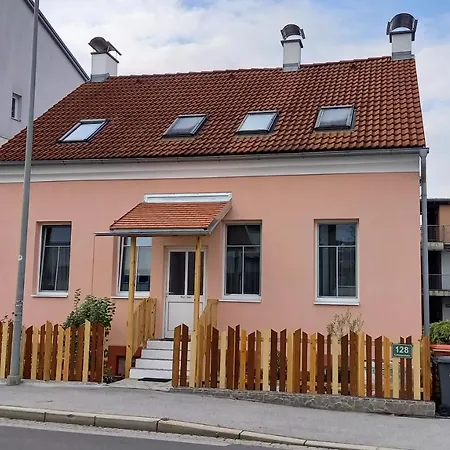 Christa Διαμέρισμα *